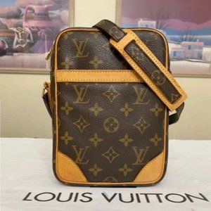 LOUIS VUITTON Danube Crossbody Shoulder Bag AR0080